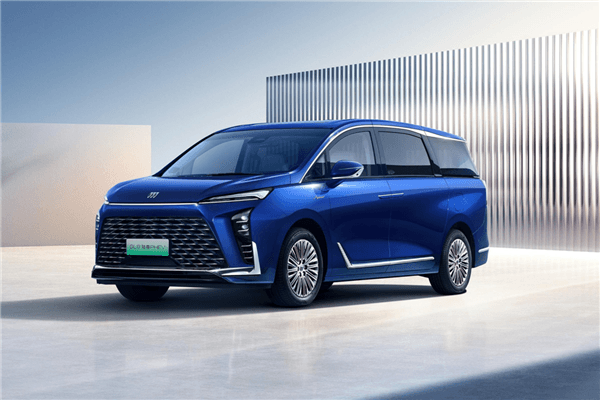 Can the king of the MPV market power on the new GL8 Lu Zun PHEV defend its status?