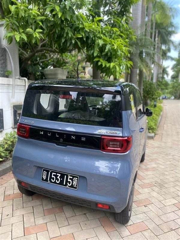 The world's first! Wuling Hongguang MINIEV becomes the official vehicle of the Indonesian Embassy in China