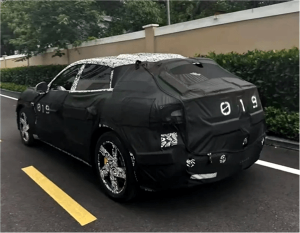 Spy photos of Xiaomi's first SUV exposed: Rebs is going to attack Ferrari again