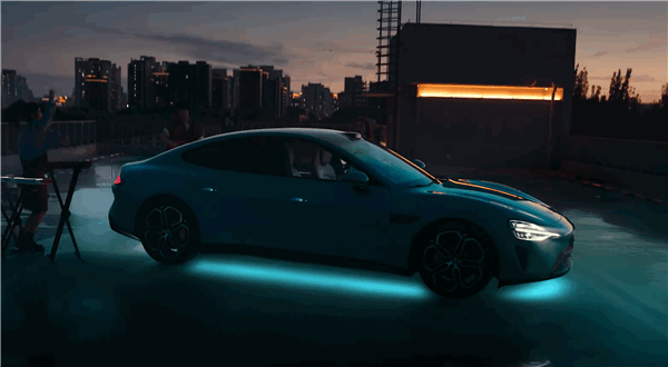 Xiaomi car's on-board product smart chassis atmosphere light is online: six-color equivalent parking lights up