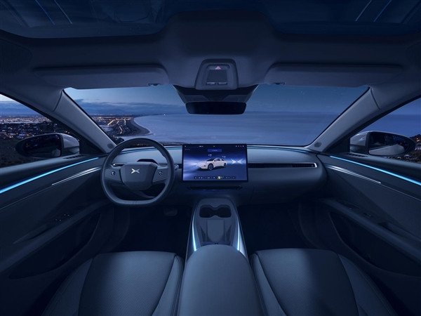 Xiaopeng MONA 03 interior official picture released: good friends with Tesla Model 3