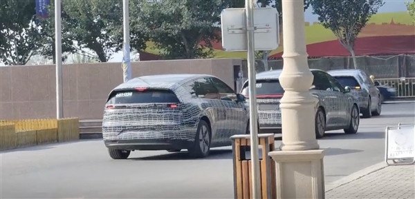 Three pure electric SUVs are in the same frame for the first time! Ideal M7/M8/M9 spy photos exposed: next year's big killer