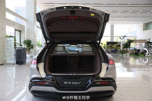 BYD's first three-motor D-class electric machine in history was shot to the store! Pre-sale on August 20