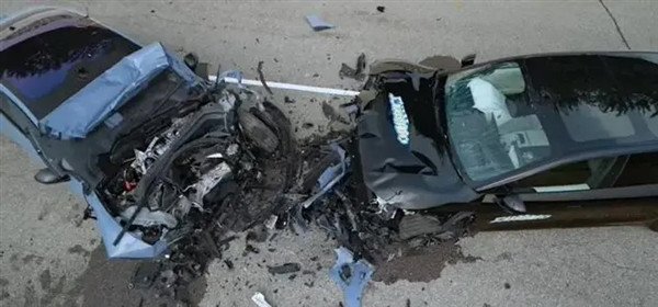 Blogger claims that the car door couldn't open after Xiaomi SU7 collided with Krypton 007. Wang Hua: Colleagues are judging