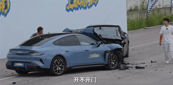 Blogger claims that the car door couldn't open after Xiaomi SU7 collided with Krypton 007. Wang Hua: Colleagues are judging