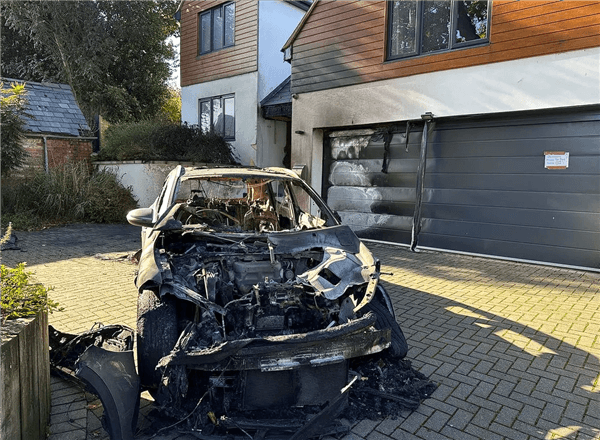 A Mercedes-Benz EQA burst into flames: the owner's house was almost burned down