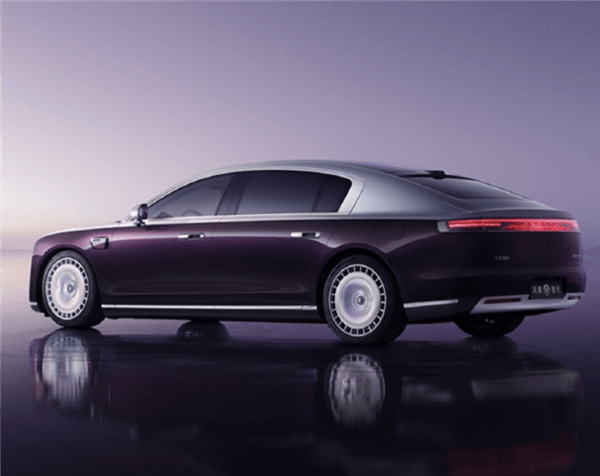 The aura is comparable to that of Rolls-Royce! Huawei's first million-dollar luxury car, the S800, was exposed