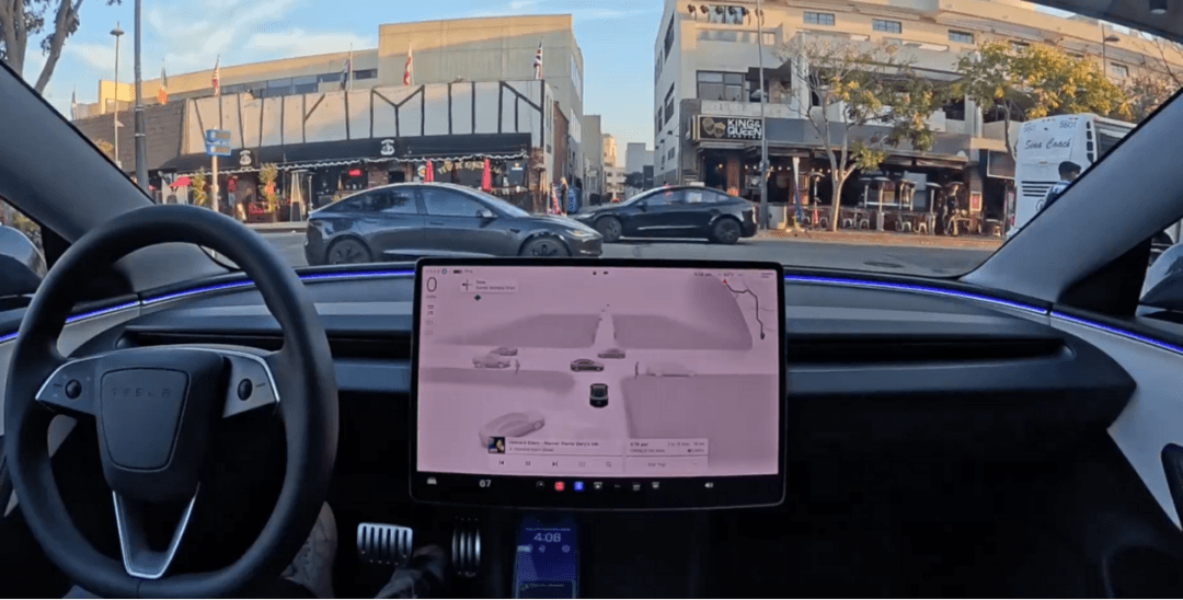 What are the scenarios in Tesla FSD 13.2 's latest zero-manual intervention video?