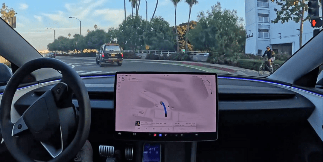 What are the scenarios in Tesla FSD 13.2 's latest zero-manual intervention video?