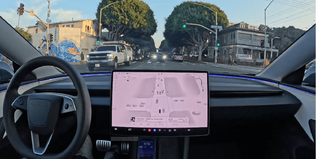 What are the scenarios in Tesla FSD 13.2 's latest zero-manual intervention video?