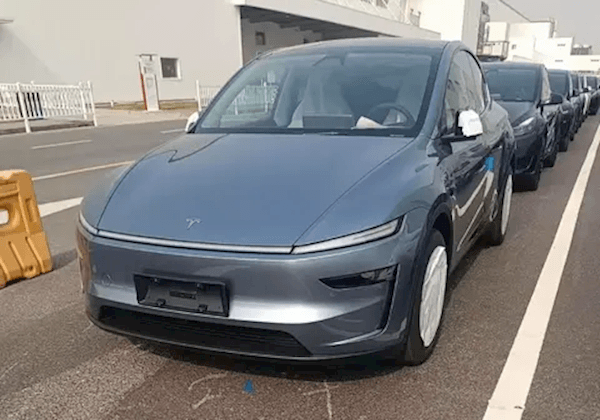 Optional option is 8000 yuan! Tesla Model Y renews new version of Glacier Blue real car exposed