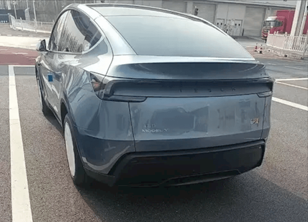 Optional option is 8000 yuan! Tesla Model Y renews new version of Glacier Blue real car exposed